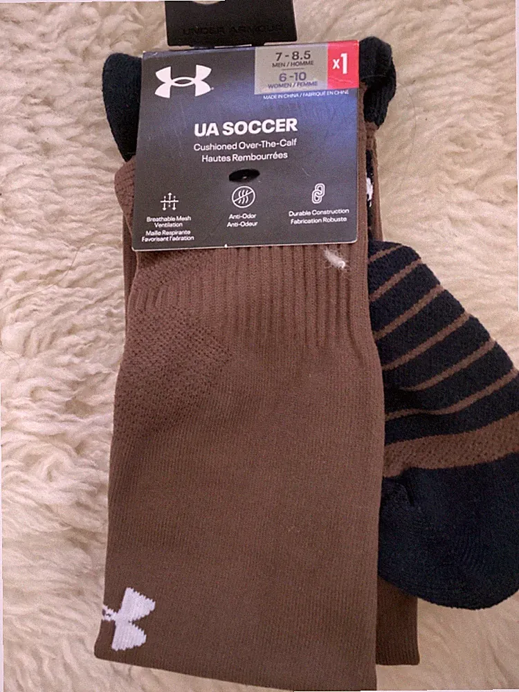 1 pair UNDER ARMOUR SOCCER CUSHIONED OVER THE CALF TEAM & performance socks