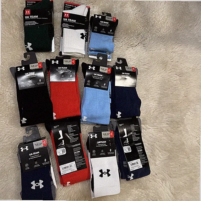 1 UNDER ARMOUR YOUTH SOCKS TEAM & soccer OVER THE CALF-cushioned