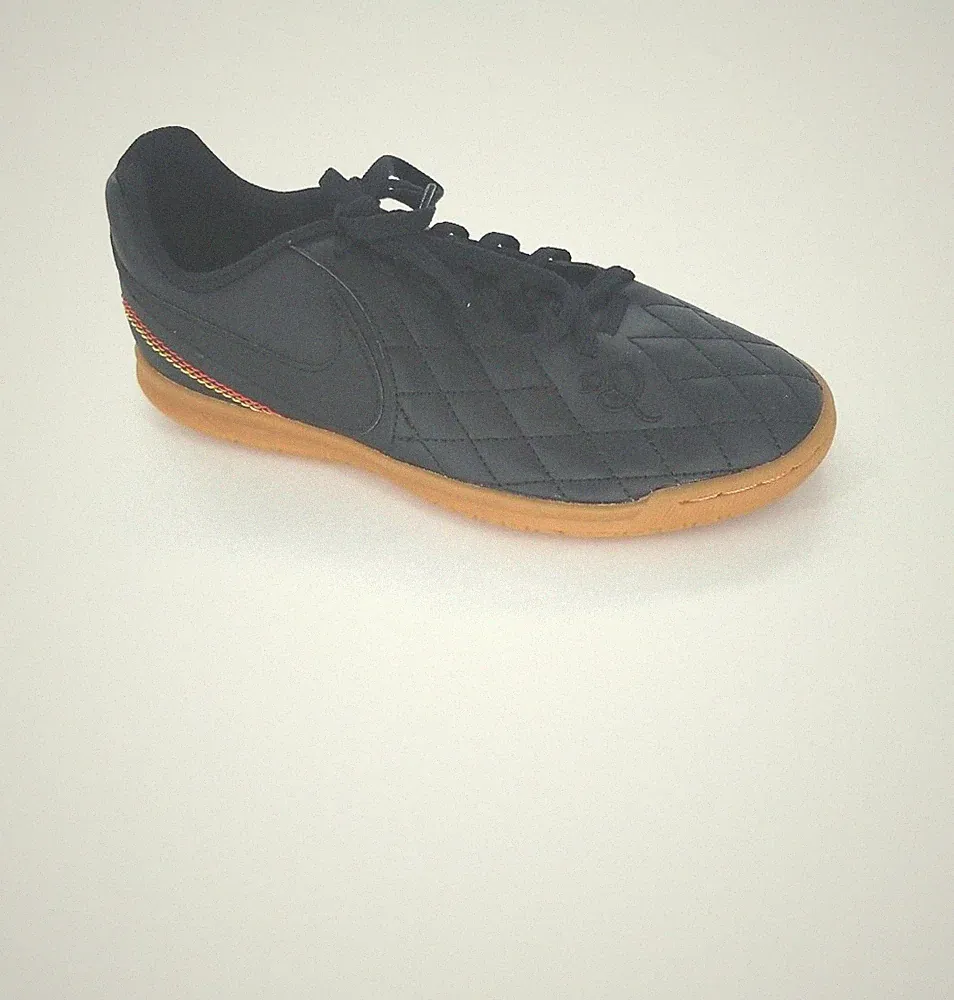 131 Nike Kids JR Tiempo Rio IV 10R IC Soccer shoes Black/Gold Size 3.5Y US