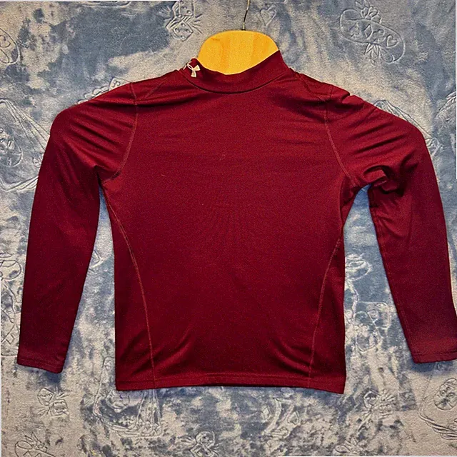 1891 | Under Armour ColdGear Fitted Mock Neck Base Layer Shirt Maroon Youth L