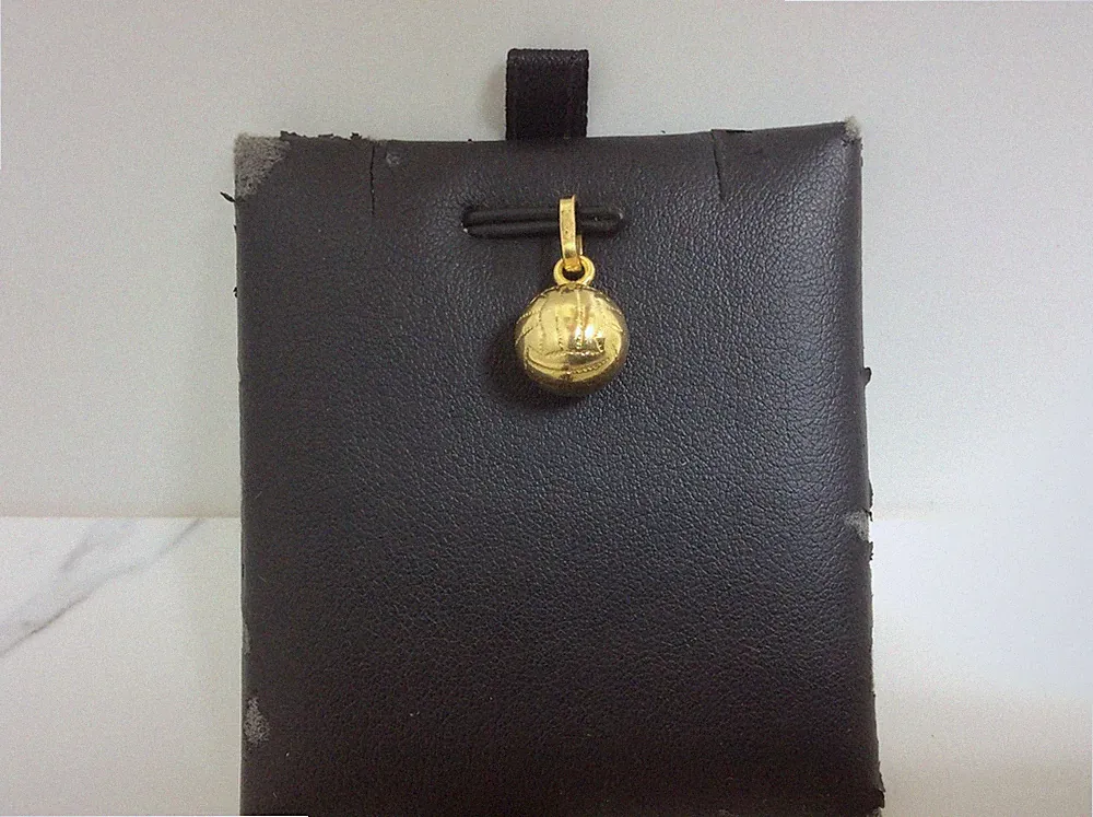 18k Real Yellow Gold Volley Ball Soccer ball Charm pendant 1.80gr