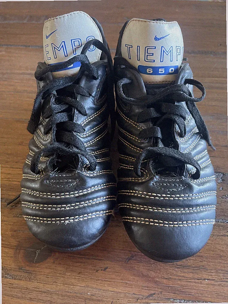1990s Nike Tiempo 650 leather vintage soccer cleats Size 4.5Y Really Cool!