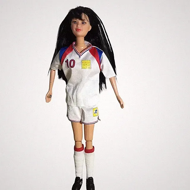1993 Barbie World Cup Soccer Player with soccer Cleats Bendable Doll