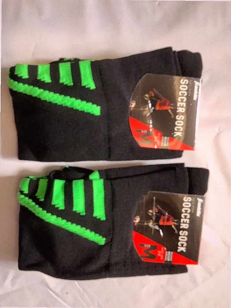 2*Franklin Neo-Fit - Kids Neon Black green Soccer Socks - Size M (Shoe Size 2-5)