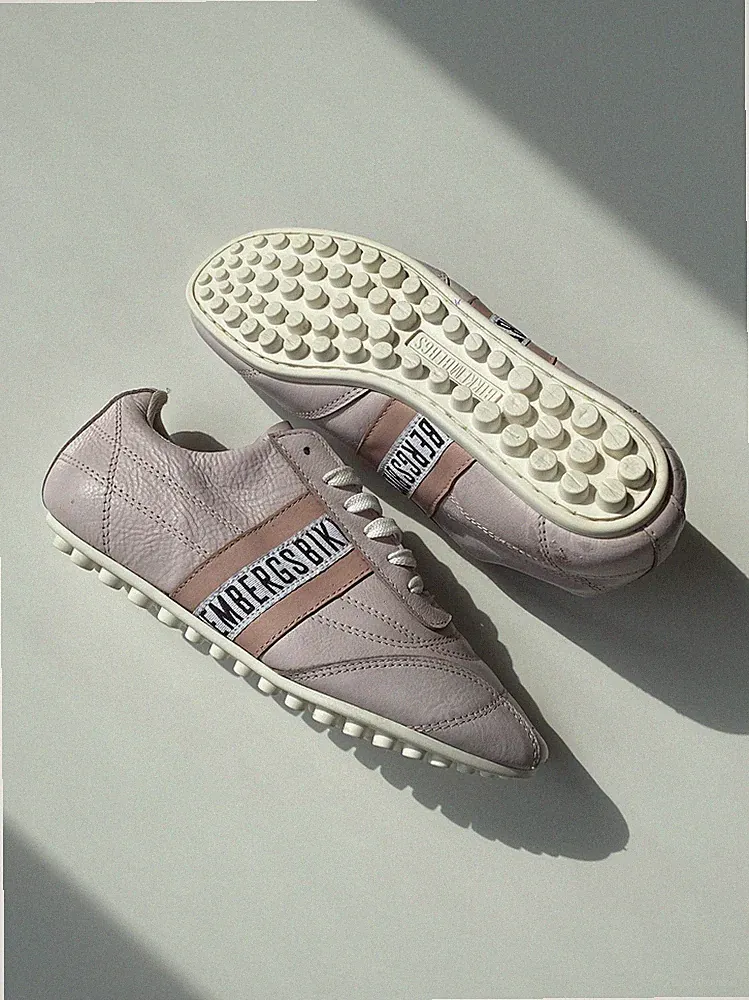 2000’s Dirk Bikkembergs Soccer / Football Cleats Sneakers Vintage Women US8 Pink