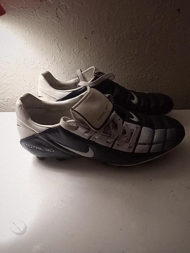 2003 Nike Air Zoom Total 90 II FG US 9.5 vintage soccer cleats 2721671