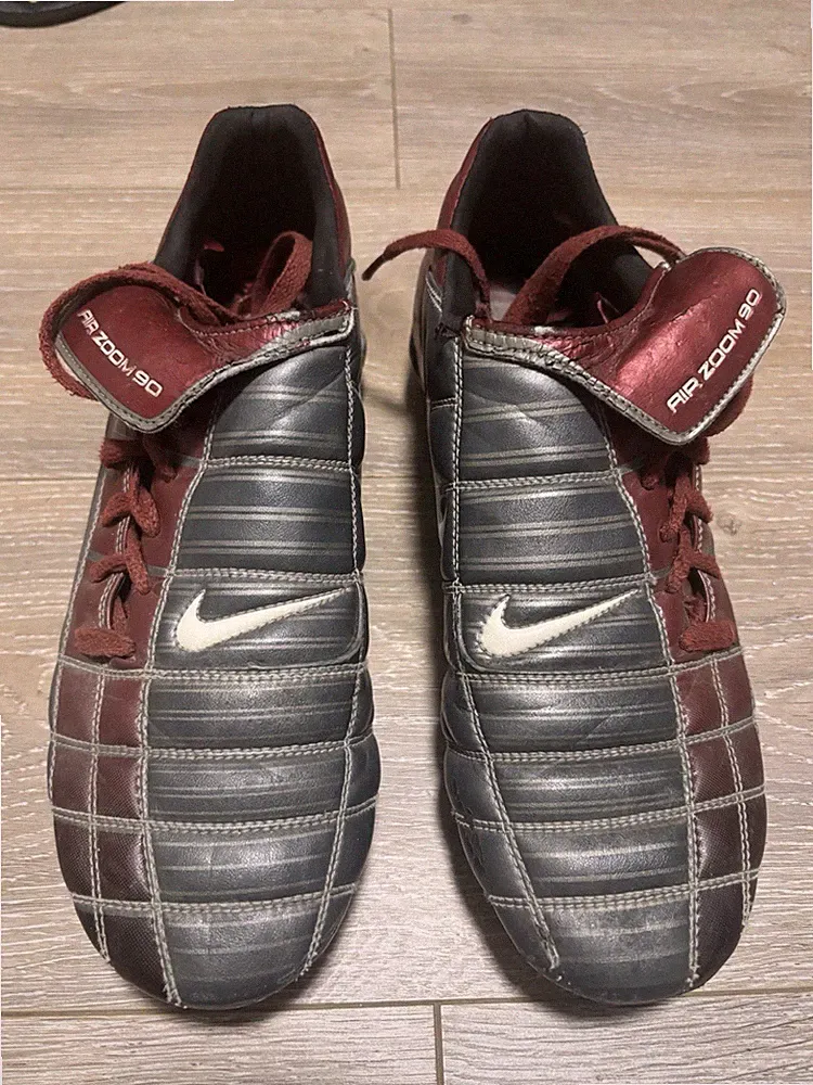 2005 Nike Air Zoom Total 90 US 9.5 vintage soccer cleats