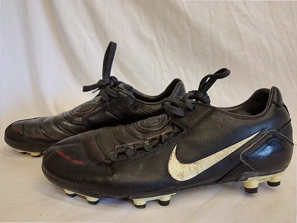 2007 Nike Total 90 Shoot FG Soccer Cleats Black Red Men’s 8.5 Vintage T90