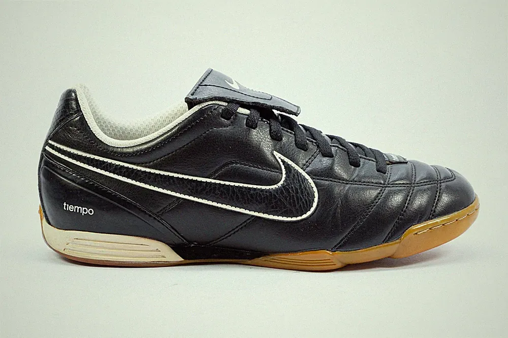 2008 OG Nike Tiempo Indoor Futsal Soccer Shoes Black Leather Men's US 11 EUC