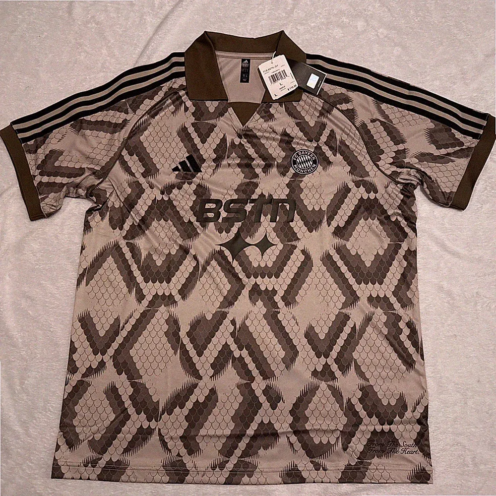 2024-25 Men’s Adidas Bayern Munich BSTN Brown Soccer Jersey Large L Germany