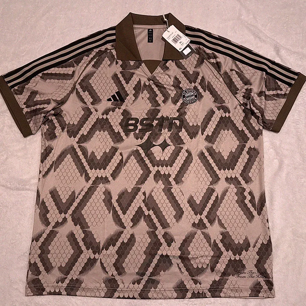2024-25 Men’s Adidas Bayern Munich BSTN Brown Soccer Jersey XL Germany