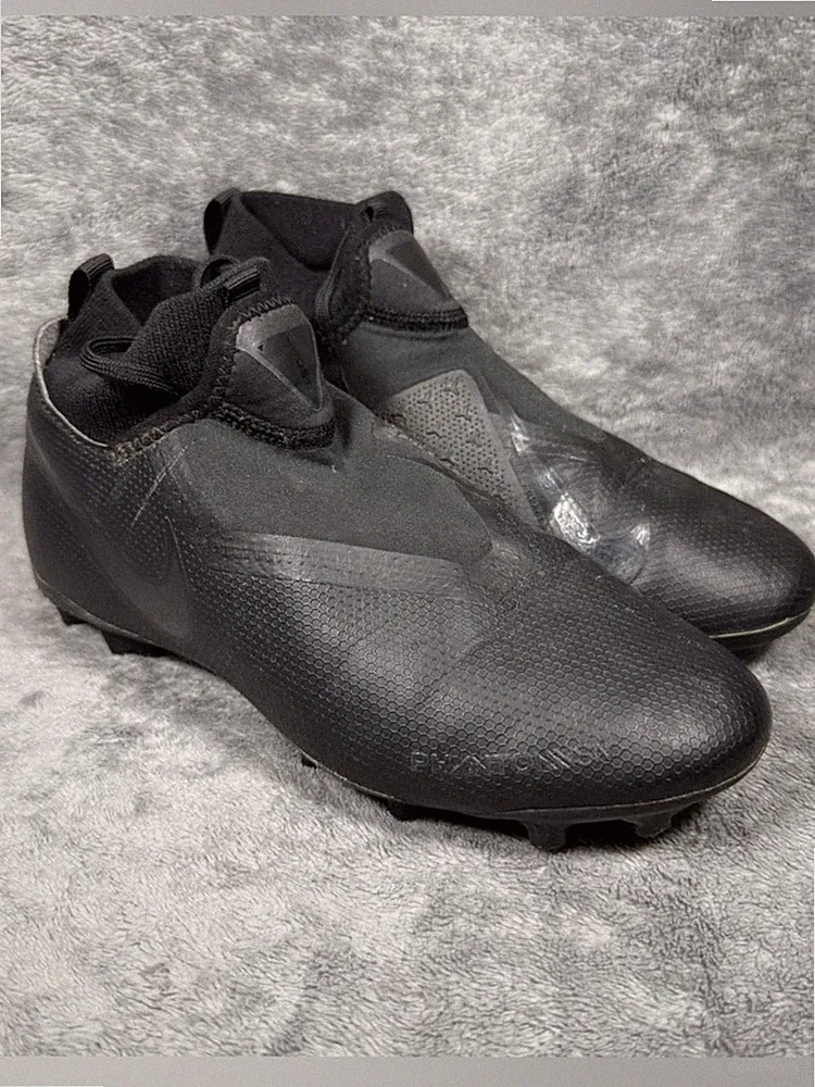 3.5Y Nike Phantom Vision Academy DF FG Soccer Cleats Mid Triple Black
