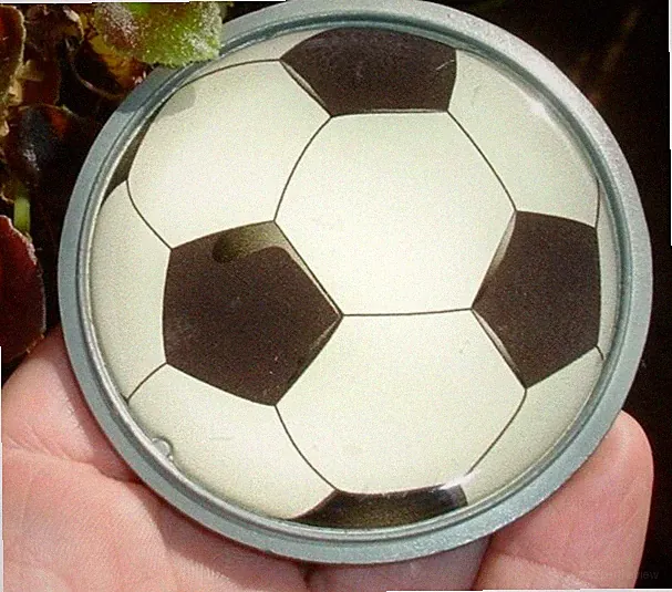 3" game day SOCCER BALL FOOTBALL BELT BUCKLE souvenir World CUP season cleats