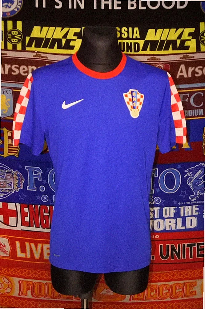 4.5/5 Croatia adults M/L 2014 original football shirt jersey soccer