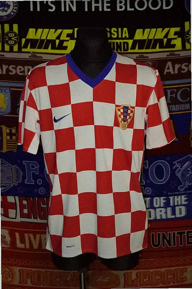 4.5/5 Croatia adults XL 2008 original home football shirt jersey soccer