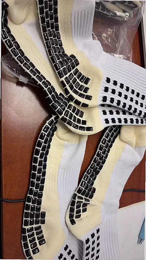 4Pairs Sport Socks Anti Slip Grip Soccer Football Basketball Sock Premium
