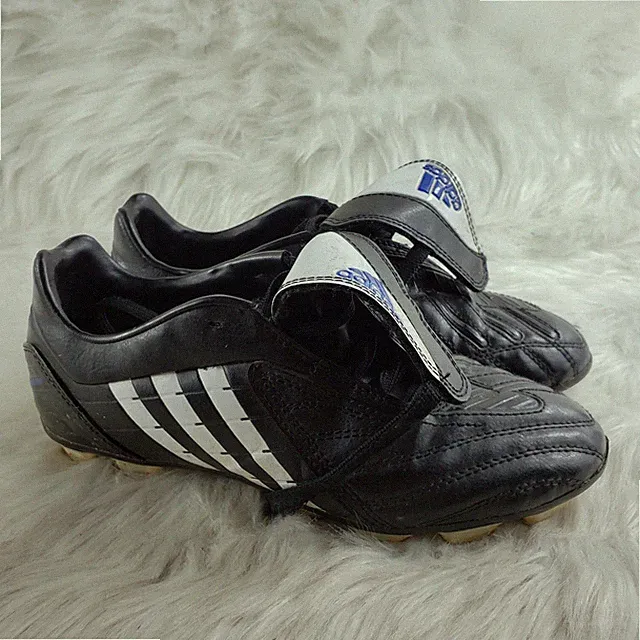 ADIDAS 016197 Black White Soccer Cleats Youth Size US 3.5
