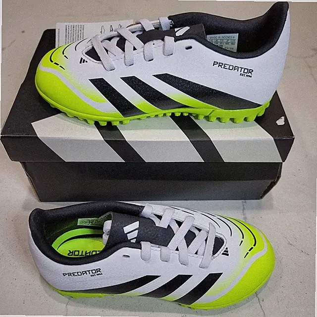 Adidas 12 1/2 Youth Predator Club H&L TF Futsal Cleats Soccer Kid Spike JH8862