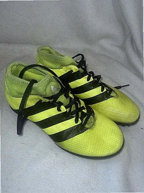 ADIDAS AQ3429 Yellow Green Indoor Soccer Cleats Shoes 6.5 Men