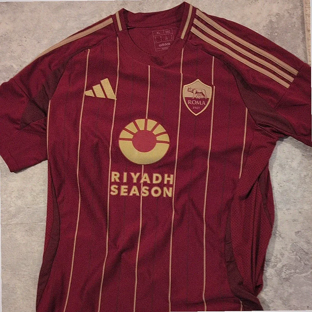 gold soccer jersey
