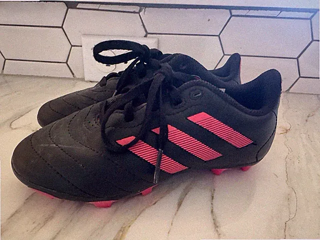 Adidas Black/Pink Sz 13K Kids Sports Predator Soccer Cleats Shoes Girls