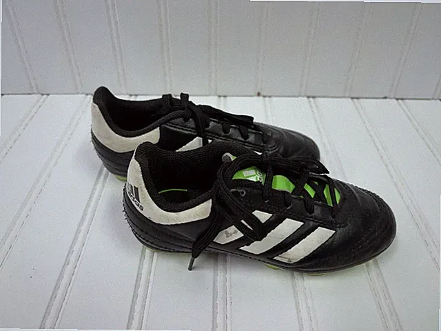 Adidas Black & White Shoes Green Soccer Cleats Youth Size 10.5 K