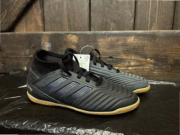 Adidas Boys Predator 19.3 Indoor Junior Soccer Cleats G25805 - Size 12.5k