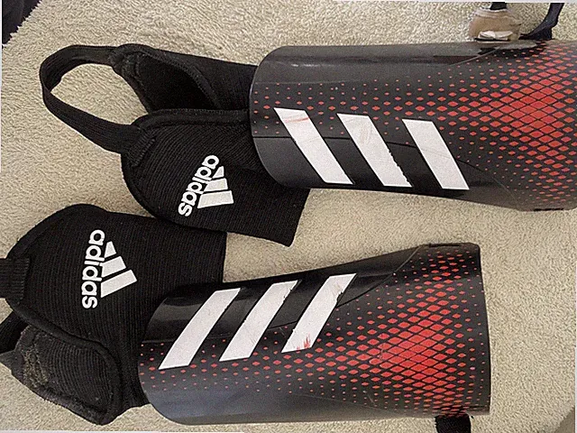 Adidas Boys Small Soccer Shin Guards Black Red Padded Leg Protection Gear Set