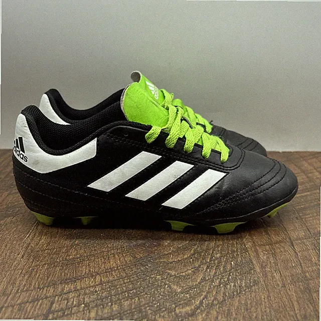 ADIDAS Boys Soccer Cleats Boys Child Size 2 Style BB0570