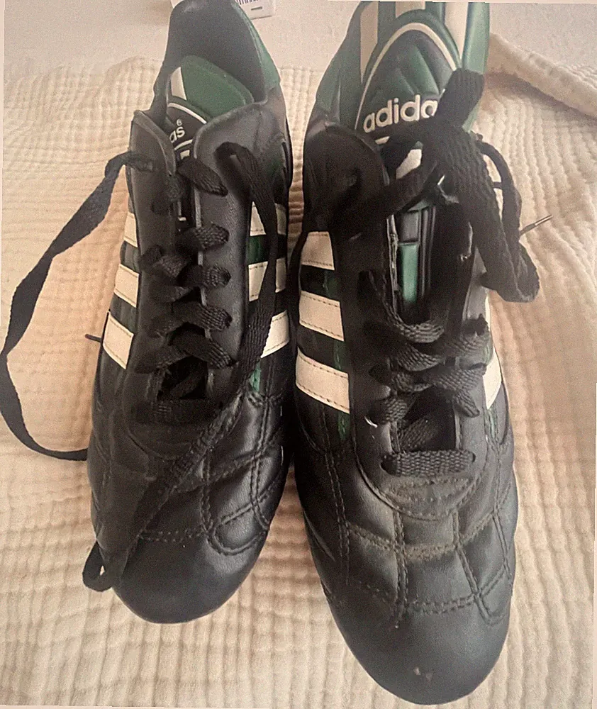 Adidas Boys Soccer Shoes Size 9.5