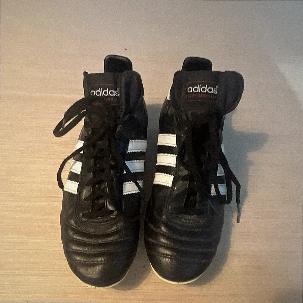 adidas Copa Mundial Men's Black/White Leather Lace-Up Soccer Cleats, Low Top