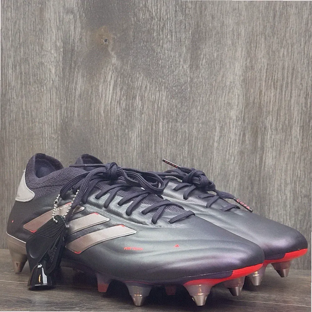 soccer cleats size 9