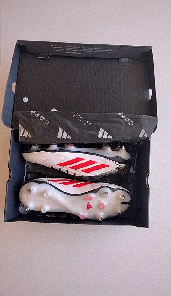 adidas copas soccer cleats size 11.5, brand new with box, comes with add ons