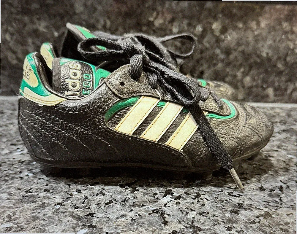 Adidas Diego Soccer cleats #015258 Size 10.5 Boy Black/White/Green "vintage"