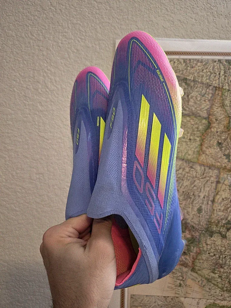 soccer cleats extra cushioning
