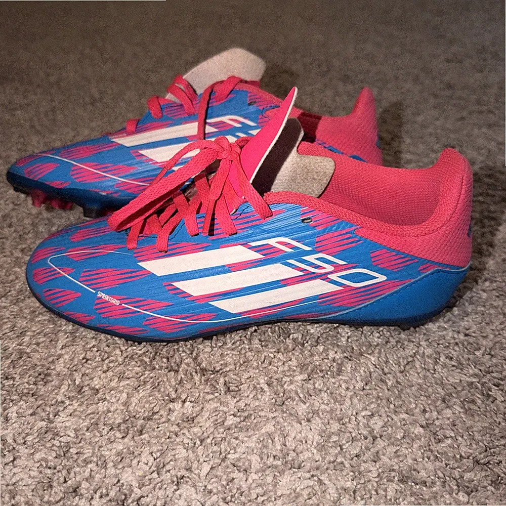 Adidas F50 Girls Youth Soccer Cleats Blue/Pink Size 5 Kids. READ.