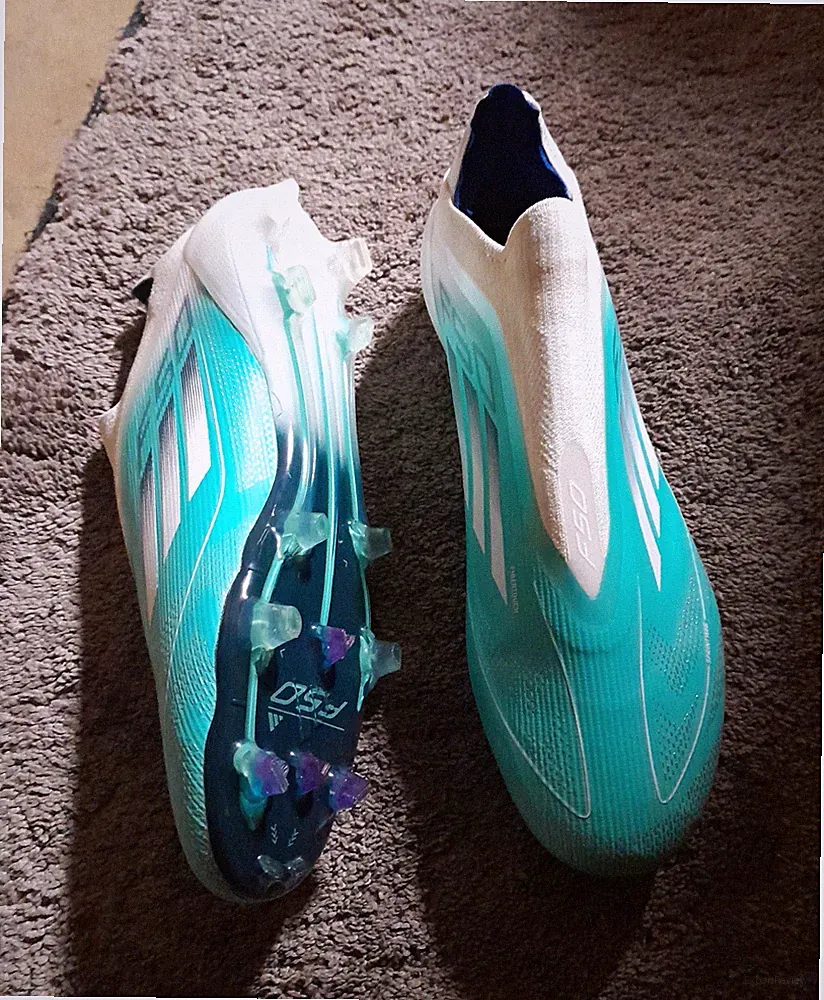 Mid Top Soccer Cleats