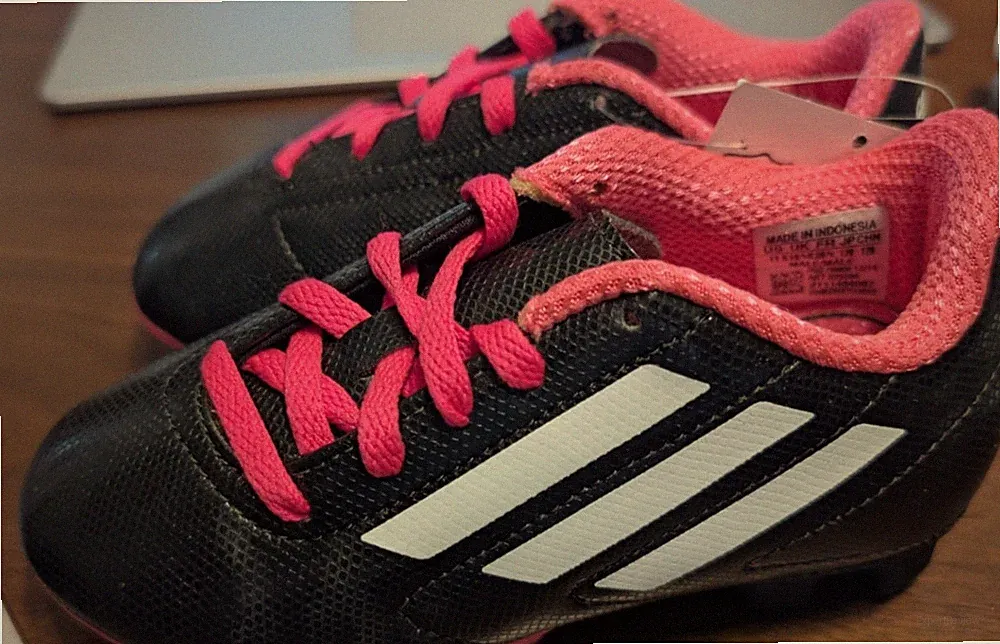 ADIDAS GIRLS Conquisto FG Soccer Cleats Size 11 NWT Black/Hot Pink