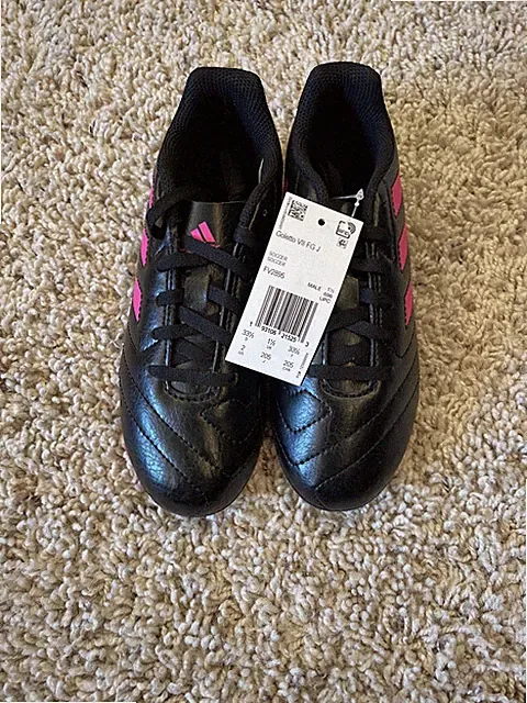 Adidas Girls Hole to VII Soccer Cleat Size 2