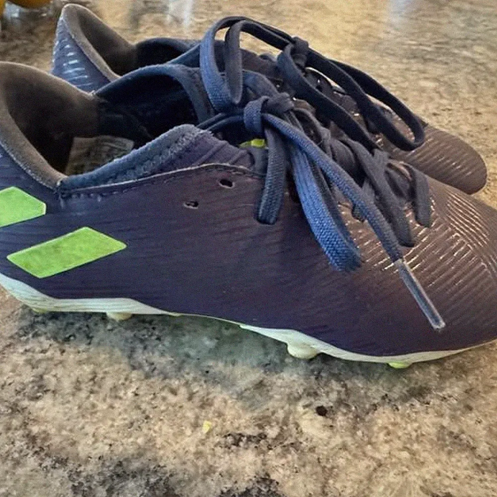 13.5 soccer cleats girls