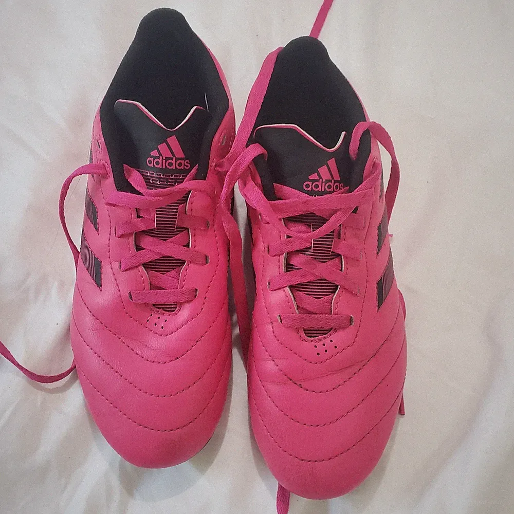 Adidas Girls Youth Size 4 Soccer Cleats Bright Hot Pink Black Athletic Shoes