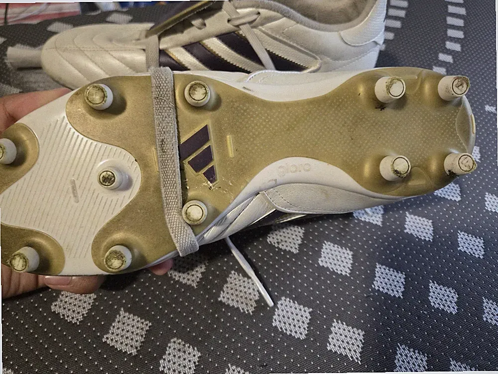 Adidas GLORO LEATHER SOCCER CLEATS(SIZE 8) check desc