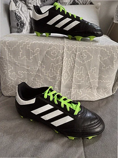 Adidas Goaletto Kids Firm Ground soccer cleats Youth size 4.5 Black White Green