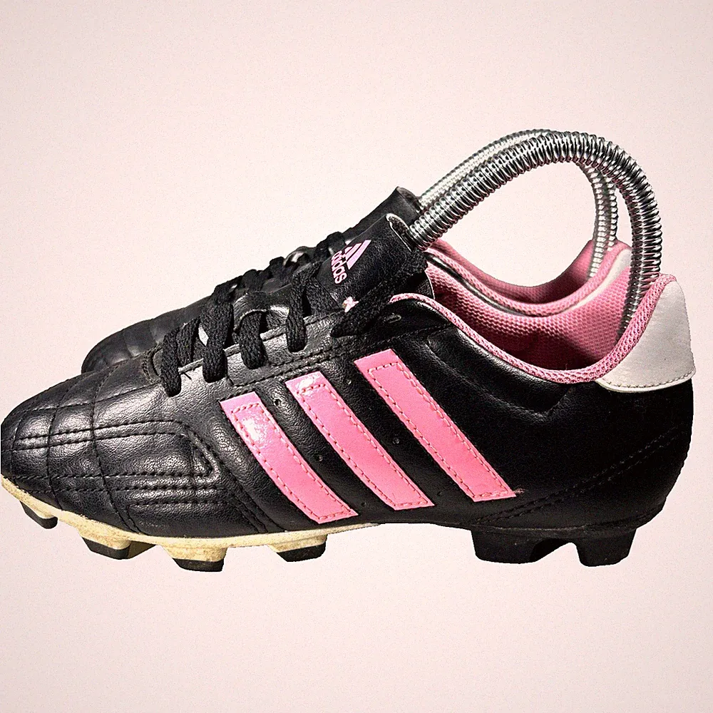 Adidas Goletto 4 Boys Soccer Cleats Shoes Size 4 Black Pink Sneakers Kids G65054