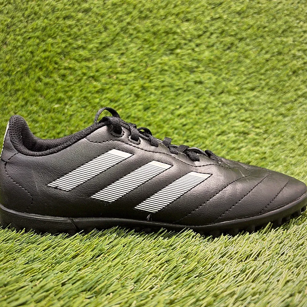 5.5 soccer indoor cleats boys