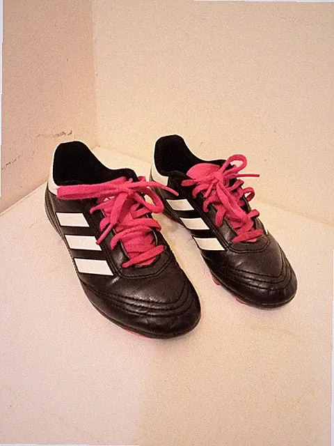 ⚽ 👟 Adidas Goletto Girls Size 13K Junior Soccer Cleats Black, White & Pink