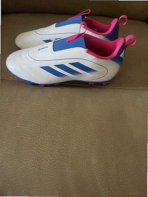 ADIDAS GOLETTO IX FG/MG JUNIOR LACELESS FIRM GROUND SOCCER CLEATS Boys 2.5