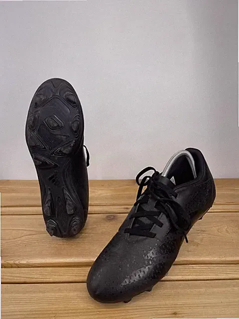 Adidas Goletto Soccer Cleats – Men’s Size 8