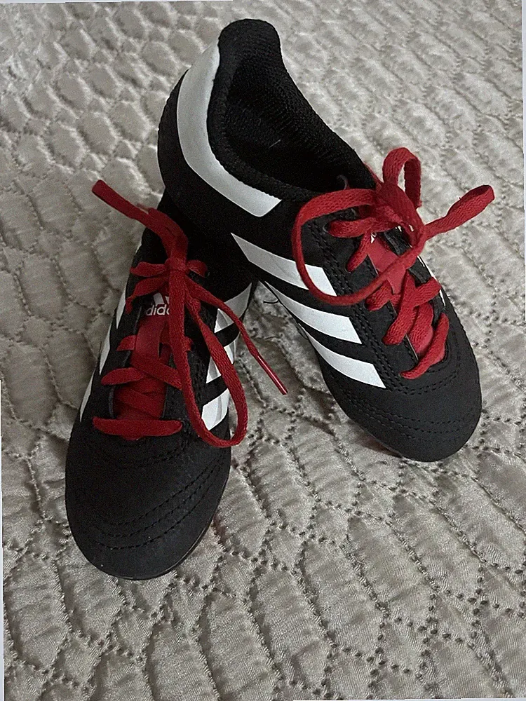 Adidas Goletto VI FG Kids size 10 Soccer Cleats Black-Red. great cond
