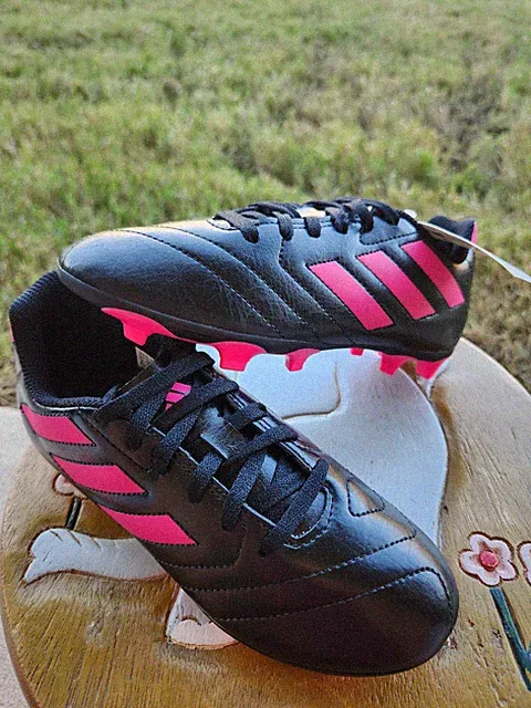 Adidas Goletto VII Outdoor Soccer Cleat Black/Pink" Girls' BRAND NEW PS 2Y